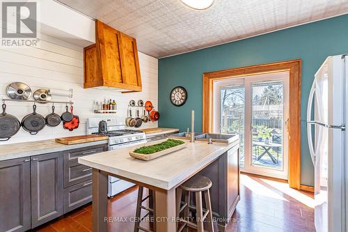 175 Broadway Street, North Middlesex (Parkhill), ON - Indoor Photo Showing Kitchen