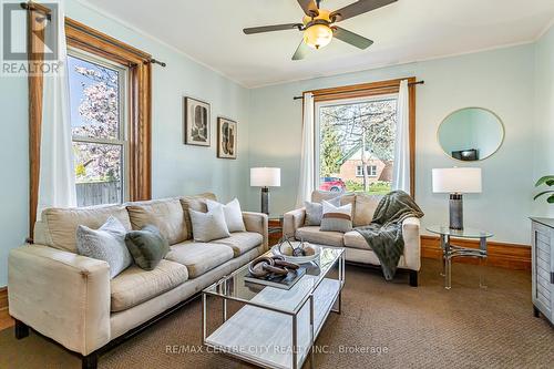 175 Broadway Street, North Middlesex (Parkhill), ON - Indoor Photo Showing Living Room