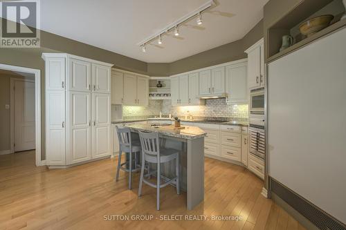 502 - 250 Sydenham Street, London, ON - Indoor Photo Showing Kitchen With Upgraded Kitchen