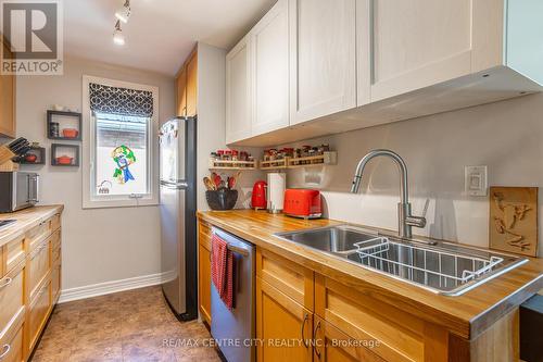 24 Thorncrest Crescent, London, ON - Indoor Photo Showing Kitchen With Double Sink