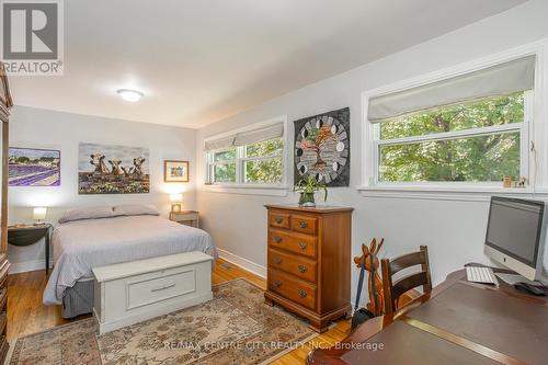 24 Thorncrest Crescent, London, ON - Indoor Photo Showing Bedroom