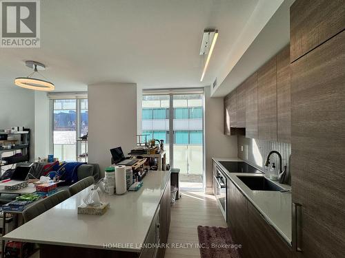 401 - 200 Bloor Street W, Toronto, ON - Indoor Photo Showing Kitchen With Double Sink With Upgraded Kitchen