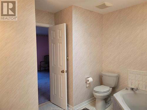 9770 Menard, Windsor, ON - Indoor Photo Showing Bathroom