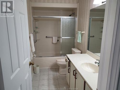 9770 Menard, Windsor, ON - Indoor Photo Showing Bathroom