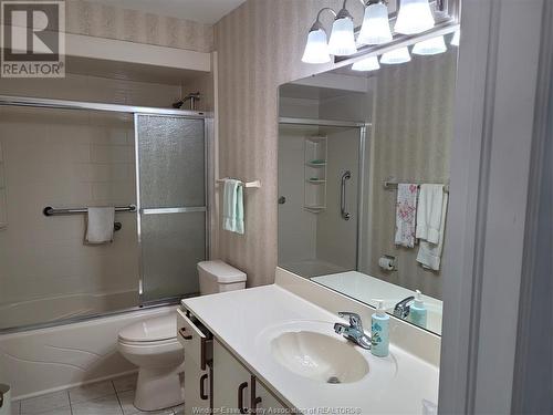 9770 Menard, Windsor, ON - Indoor Photo Showing Bathroom