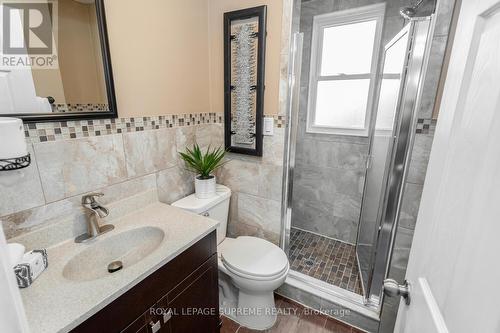 8 Blakley Avenue, Toronto, ON - Indoor Photo Showing Bathroom