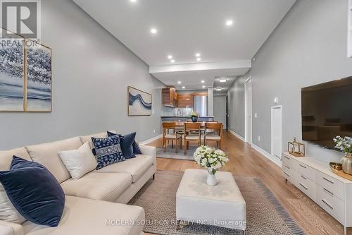 1515 - 90 Park Lawn Road, Toronto, ON - Indoor Photo Showing Living Room