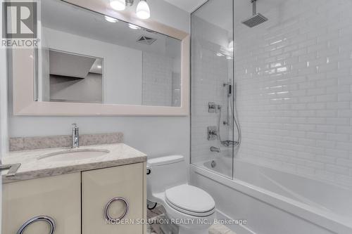 1515 - 90 Park Lawn Road, Toronto, ON - Indoor Photo Showing Bathroom