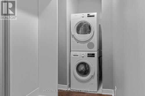 1515 - 90 Park Lawn Road, Toronto, ON - Indoor Photo Showing Laundry Room