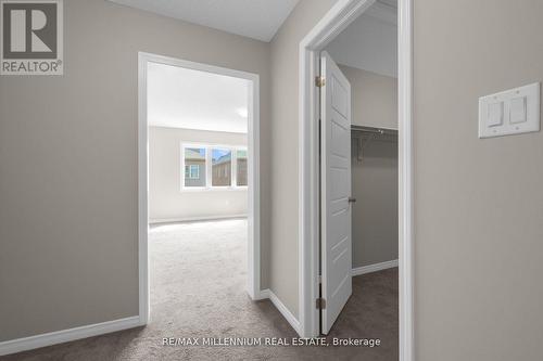 8620 Pawpaw Lane, Niagara Falls, ON - Indoor Photo Showing Other Room