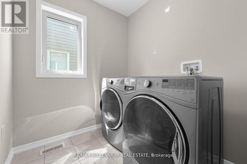 8620 Pawpaw Lane, Niagara Falls, ON - Indoor Photo Showing Laundry Room