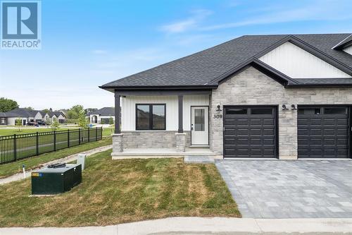 520 ANISE LANE  Sarnia, ON N7S 0B3