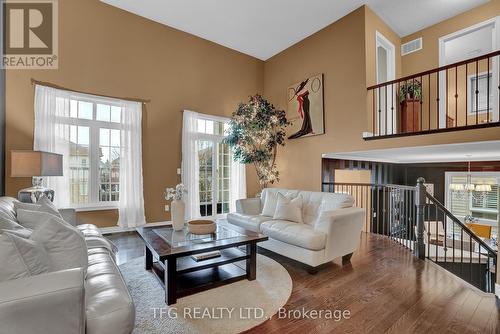 606 Oldman Road, Oshawa (Eastdale), ON - Indoor Photo Showing Living Room