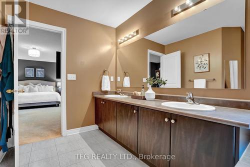 606 Oldman Road, Oshawa (Eastdale), ON - Indoor Photo Showing Bathroom