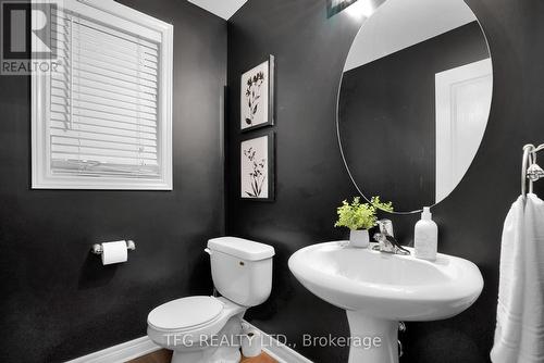 606 Oldman Road, Oshawa (Eastdale), ON - Indoor Photo Showing Bathroom