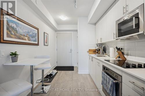 1806 - 2550 Simcoe Street N, Oshawa (Windfields), ON - Indoor Photo Showing Kitchen