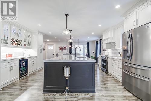 25 Beaver Street, Halton Hills, ON - Indoor Photo Showing Kitchen With Upgraded Kitchen