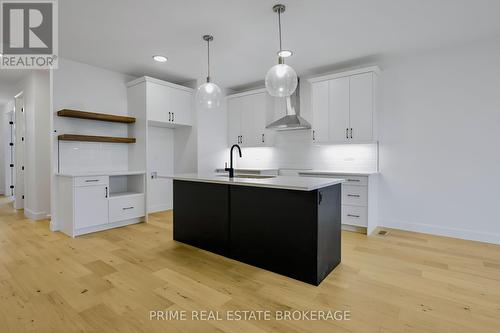 51 - 10 Coastal Crescent, Lambton Shores (Grand Bend), ON - Indoor Photo Showing Kitchen