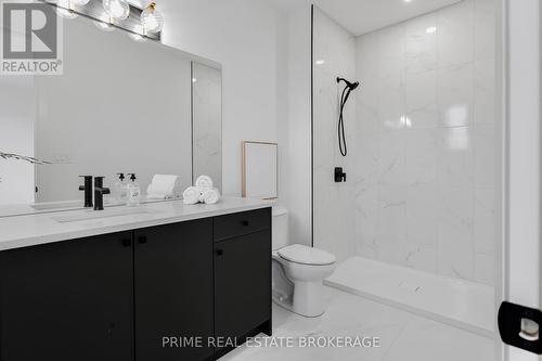 49 - 14 Coastal Crescent, Lambton Shores (Grand Bend), ON - Indoor Photo Showing Bathroom