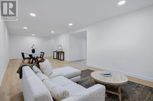 49 - 14 Coastal Crescent, Lambton Shores (Grand Bend), ON - Indoor Photo Showing Living Room