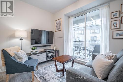 208 - 40 Esplanade Lane, Grimsby, ON - Indoor Photo Showing Living Room