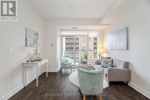 604 - 212 King William Street, Hamilton, ON - Indoor Photo Showing Living Room