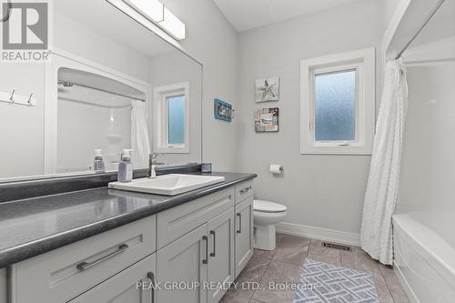 28 Venture Way, Thorold (560 - Rolling Meadows), ON - Indoor Photo Showing Bathroom