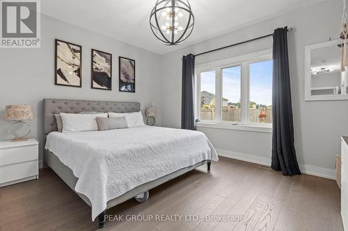 28 Venture Way, Thorold (560 - Rolling Meadows), ON - Indoor Photo Showing Bedroom