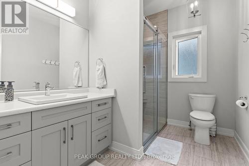 28 Venture Way, Thorold (560 - Rolling Meadows), ON - Indoor Photo Showing Bathroom