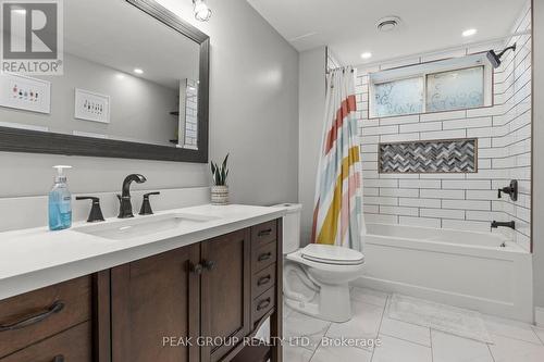 28 Venture Way, Thorold (560 - Rolling Meadows), ON - Indoor Photo Showing Bathroom