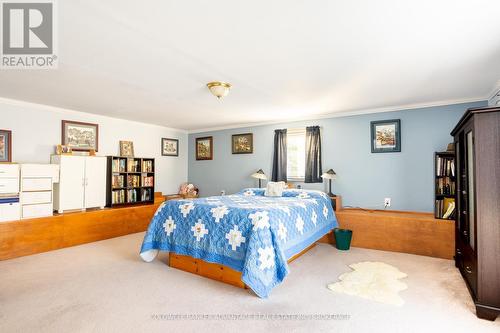 1563 Thompson Road, Fort Erie (331 - Bowen), ON - Indoor Photo Showing Bedroom