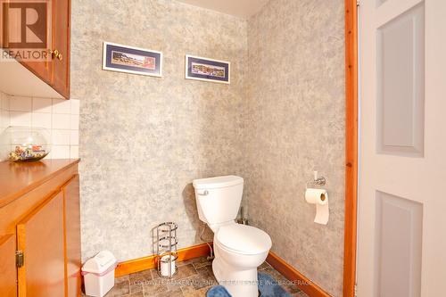 1563 Thompson Road, Fort Erie (331 - Bowen), ON - Indoor Photo Showing Bathroom