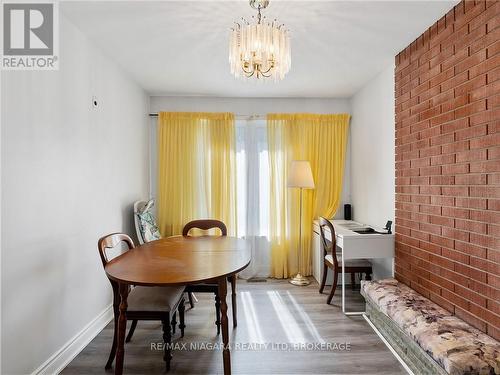 327 Darling Street, Brantford, ON - Indoor Photo Showing Dining Room