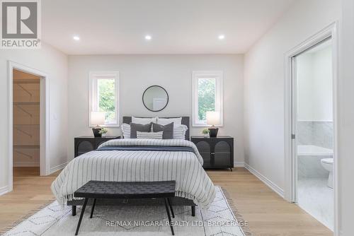 17 Glenbarr Road, St. Catharines, ON - Indoor Photo Showing Bedroom