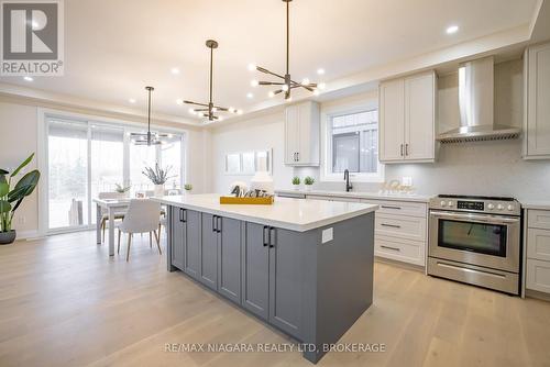 4229 Manson Lane, Lincoln, ON - Indoor Photo Showing Kitchen With Upgraded Kitchen