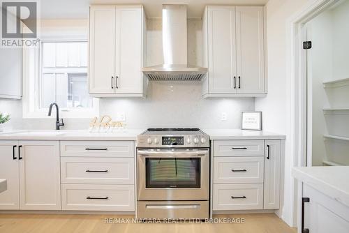 4229 Manson Lane, Lincoln, ON - Indoor Photo Showing Kitchen With Upgraded Kitchen