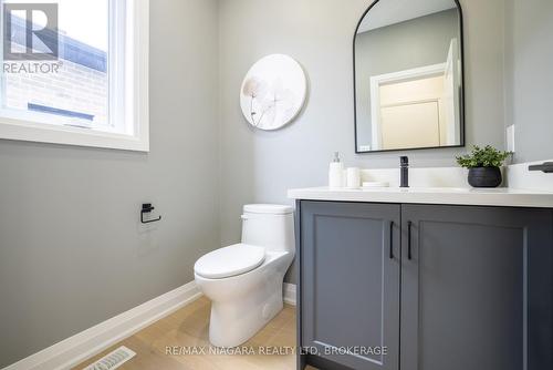 4229 Manson Lane, Lincoln, ON - Indoor Photo Showing Bathroom