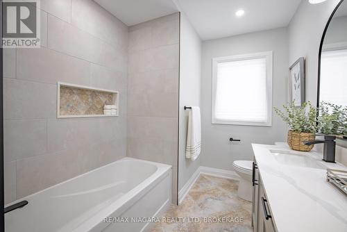 3873 Glenview Drive, Lincoln, ON - Indoor Photo Showing Bathroom