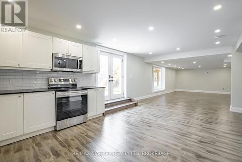 3873 Glenview Drive, Lincoln, ON - Indoor Photo Showing Kitchen With Upgraded Kitchen