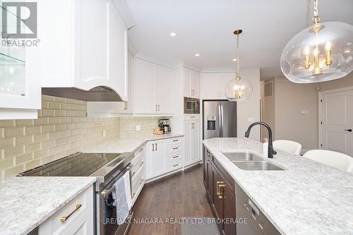 50 Aberdeen Lane S, Niagara-On-The-Lake, ON - Indoor Photo Showing Kitchen With Double Sink With Upgraded Kitchen