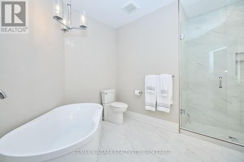 50 Aberdeen Lane S, Niagara-On-The-Lake, ON - Indoor Photo Showing Bathroom