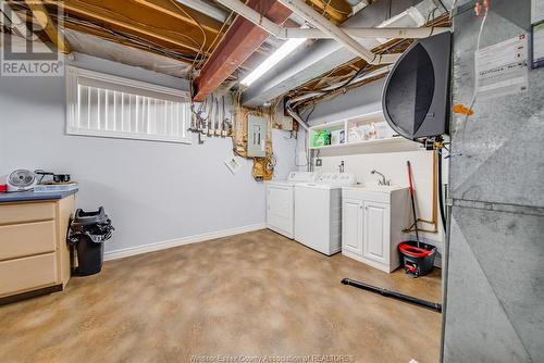 10884 Brentwood Crescent, Windsor, ON - Indoor Photo Showing Laundry Room