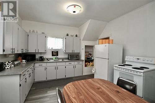 162 John Street, Sarnia, ON - Indoor Photo Showing Kitchen With Double Sink