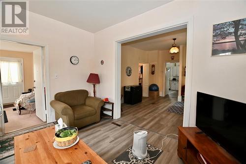 162 John Street, Sarnia, ON - Indoor Photo Showing Living Room