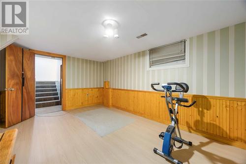 1025 Frost Avenue, Sarnia, ON - Indoor Photo Showing Gym Room