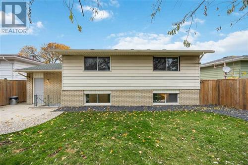 1025 Frost Avenue, Sarnia, ON - Outdoor