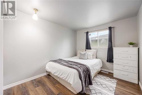 1025 Frost Avenue, Sarnia, ON - Indoor Photo Showing Bedroom