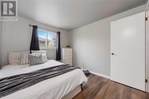 1025 Frost Avenue, Sarnia, ON - Indoor Photo Showing Bedroom