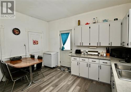 162 John Street, Sarnia, ON - Indoor Photo Showing Kitchen With Double Sink