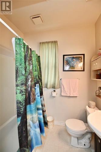 162 John Street, Sarnia, ON - Indoor Photo Showing Bathroom